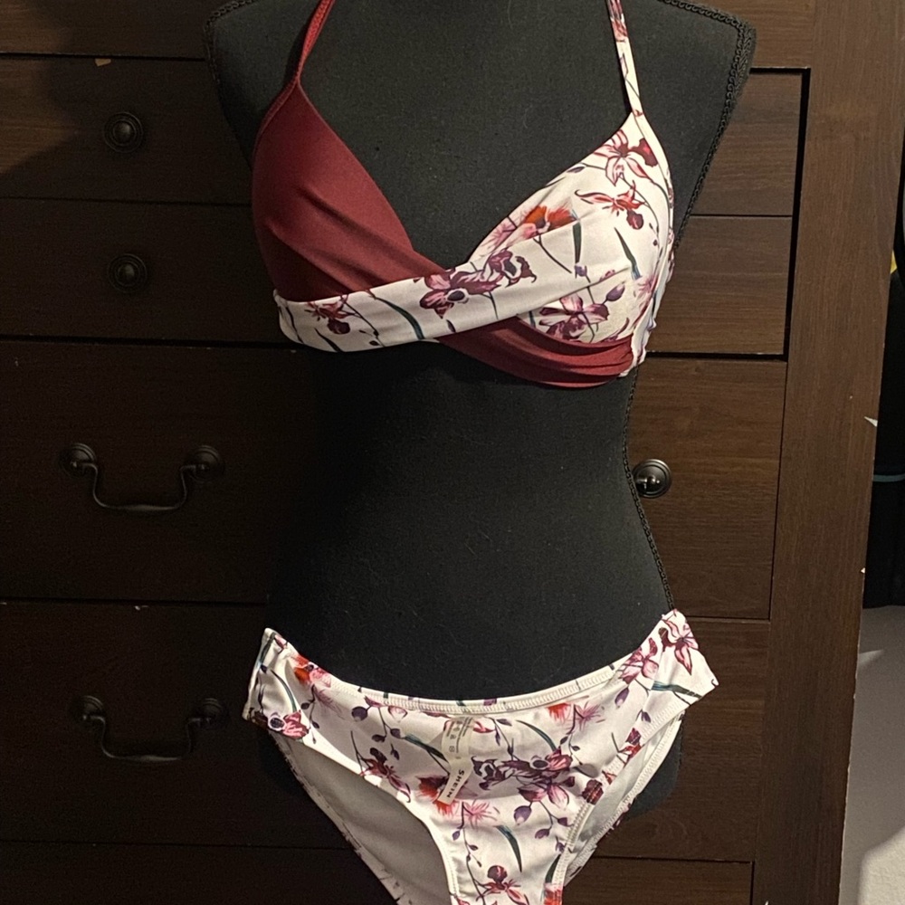 SHEIN Burgundy and White Floral Bikini